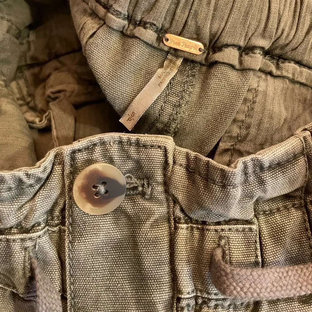 Free People Margate pleated trouser in green - Picture 3 of 10